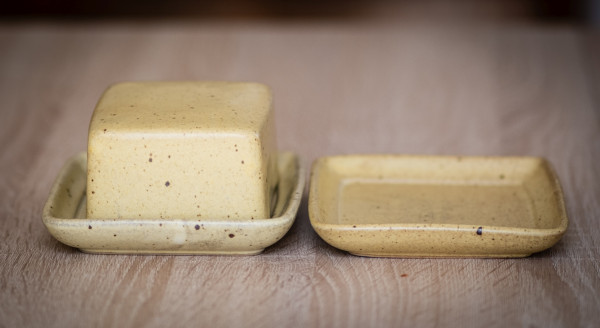 Butterdose gelb